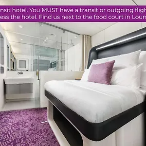 yotel-schiphol-airport.amsterdamhotelsnl.com/